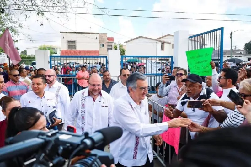 Dialogando.- Del Informe… al shopping en el Valle de Texas