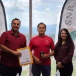 Dan sobres de viaje a trabajadores agrícolas tamaulipecos contratados en Canadá