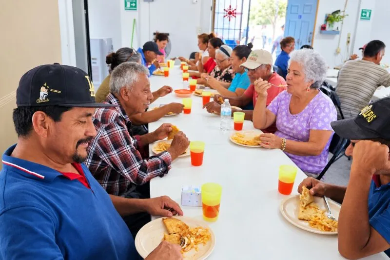 Programas alimentarios son pilar de la SEBIEN