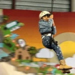 Disfrutan niñas y niños aventuras en el stand de la Secretaría de Turismo