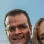 Dialogando.- Carlos de Anda no convence y está manchado de azul