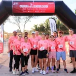 Realizan SEDENER y Woodside Energy carrera atlética por la sensibilización sobre el cáncer de mama