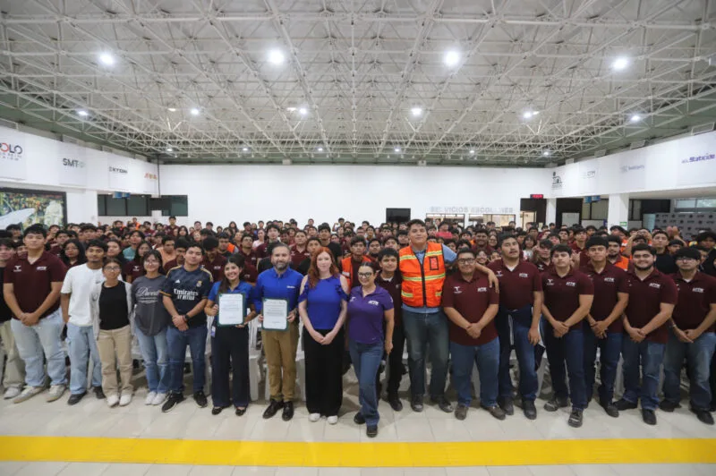 Capacitan UTTN y la empresa Fastenal a estudiantes para sus estadías profesionales